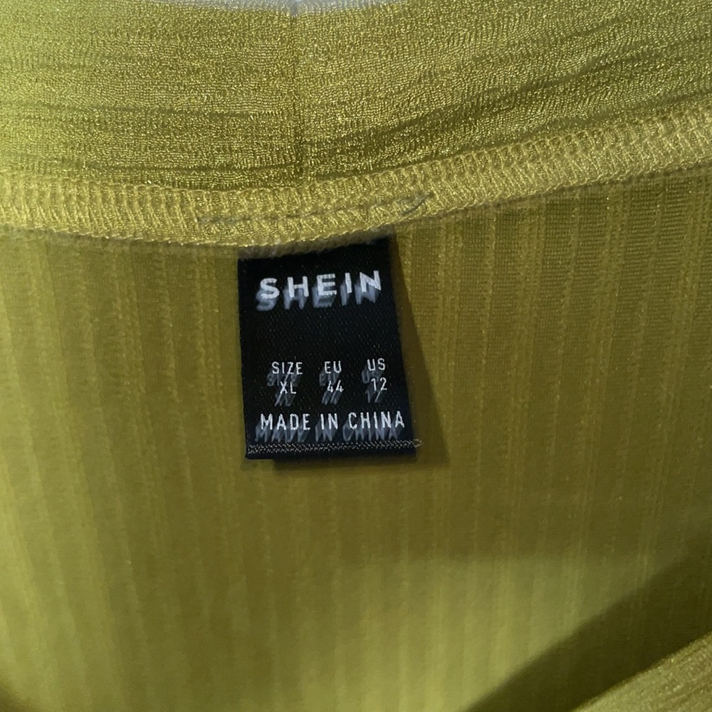 Ruched chartreuse SHEIN crop top - Picture 3 of 3